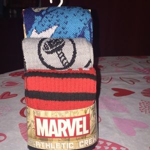 🐝🐝 Brand new 3 pair men's Marvel Socks